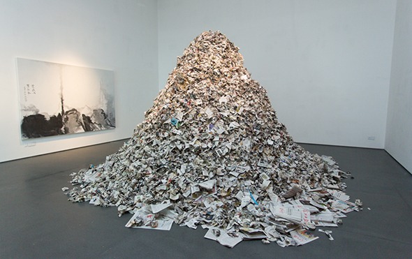 苏新平作品展"虚构的真实"在合美术馆开幕