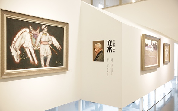 妥木斯艺术展：民族风格与草原题材的独特表达