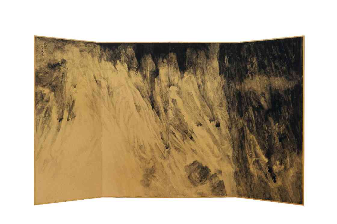 山外之山中360×220cm,金笺水墨,2017年.jpg 丘挺艺术展探析:传统与创新的融合