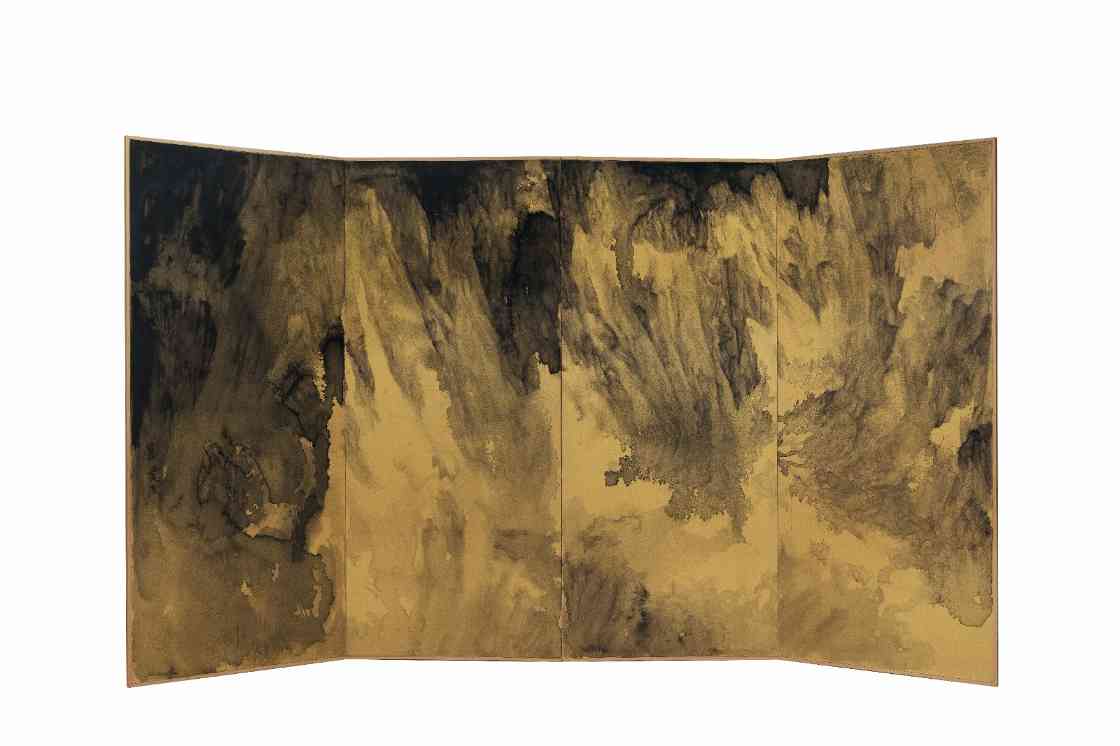 山外之山中,360×220cm,金笺水墨,2017.jpg 丘挺艺术展探析:传统与创新的融合