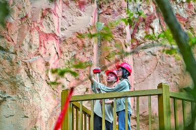 给文物当“医生”，成梦想新赛道