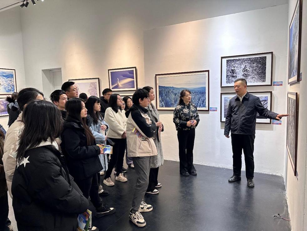 林海雪韵映山城 南北文旅谱新篇——“大美伊春·魅力丰林”冬季风光摄影作品展在重庆启幕 林海雪韵映山城 南北文旅谱新篇——“大美伊春·魅力丰林”冬季风光摄影作品展在重庆启幕