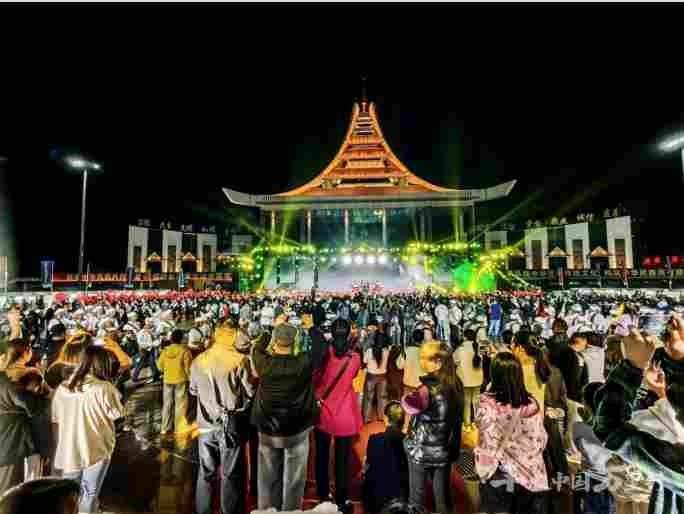 回望丰收路 启航新征程 2025丰收中国万里行收官活动成功举办 回望丰收路 启航新征程 2025丰收中国万里行收官活动成功举办